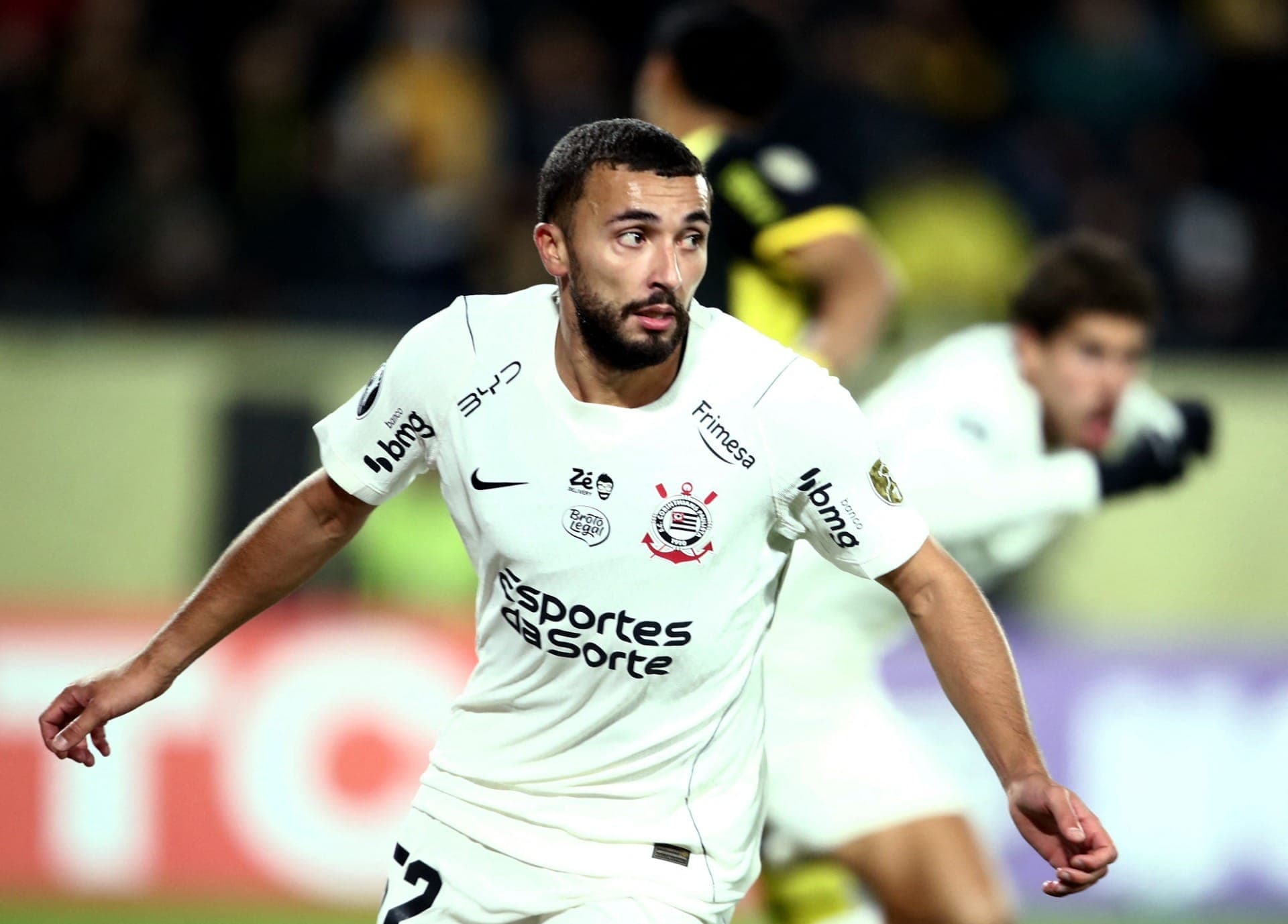 Mais do que 'parça': Labyad decide dois jogos e cresce no Corinthians