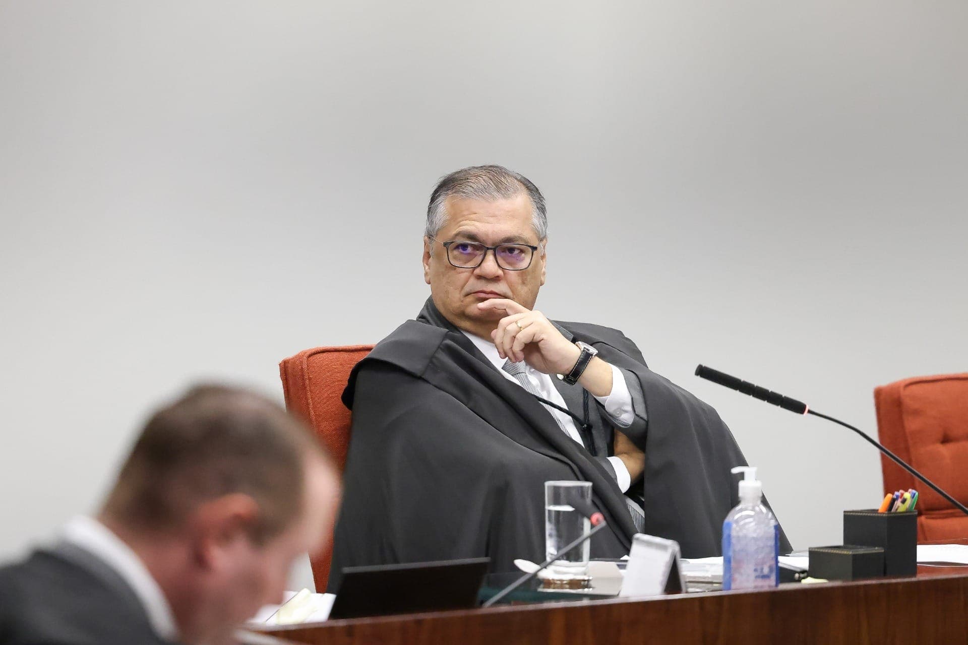 Dino manda Justiça Eleitoral rever calendário de eleição suplementar em RR