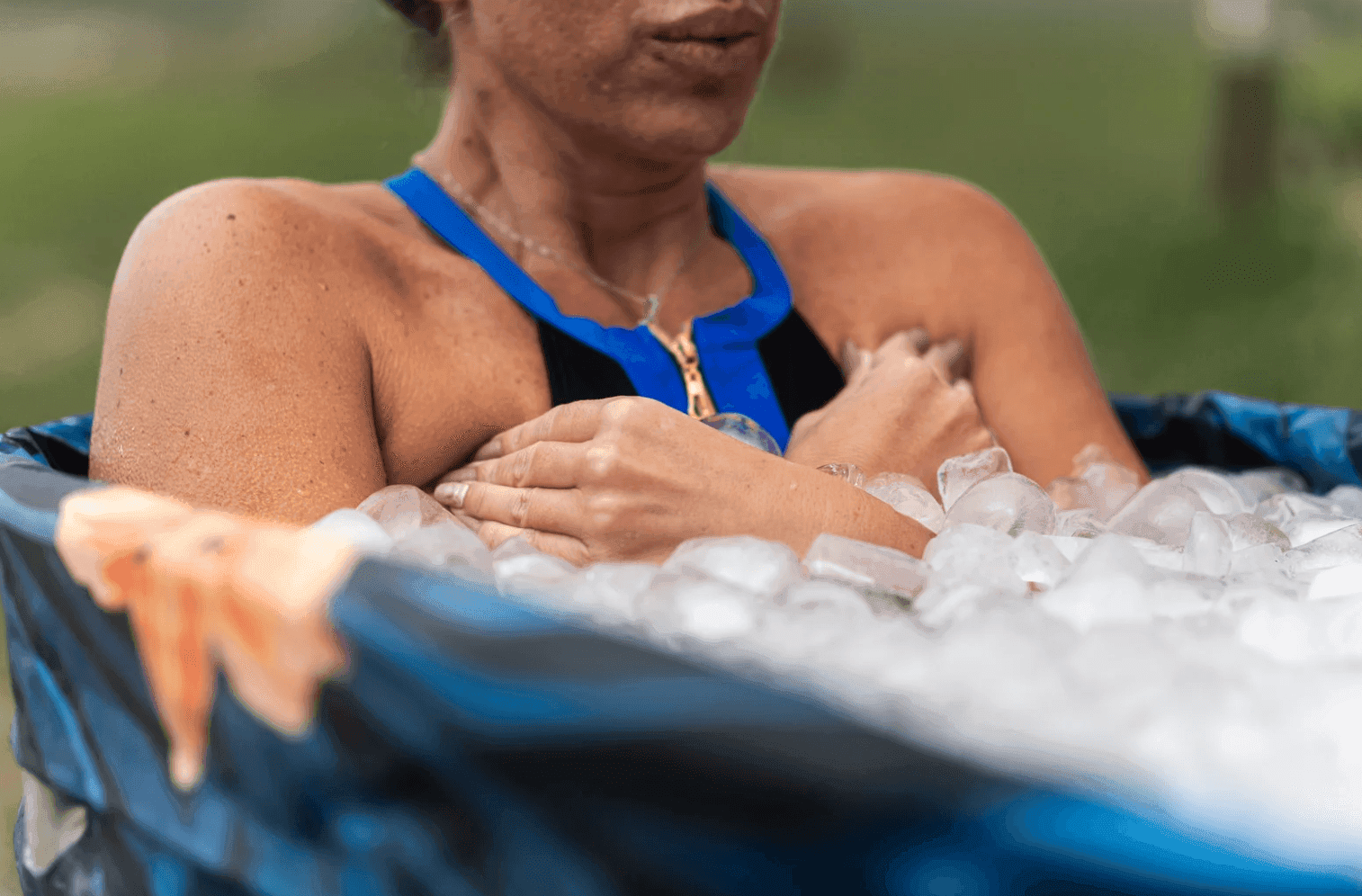 Banhos de gelo começam a sair do esporte e entrar na vida social urbana