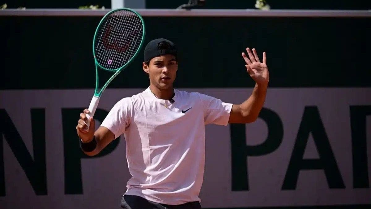 Guto Miguel vence duelo brasileiro e vai à final de Roland Garros juvenil