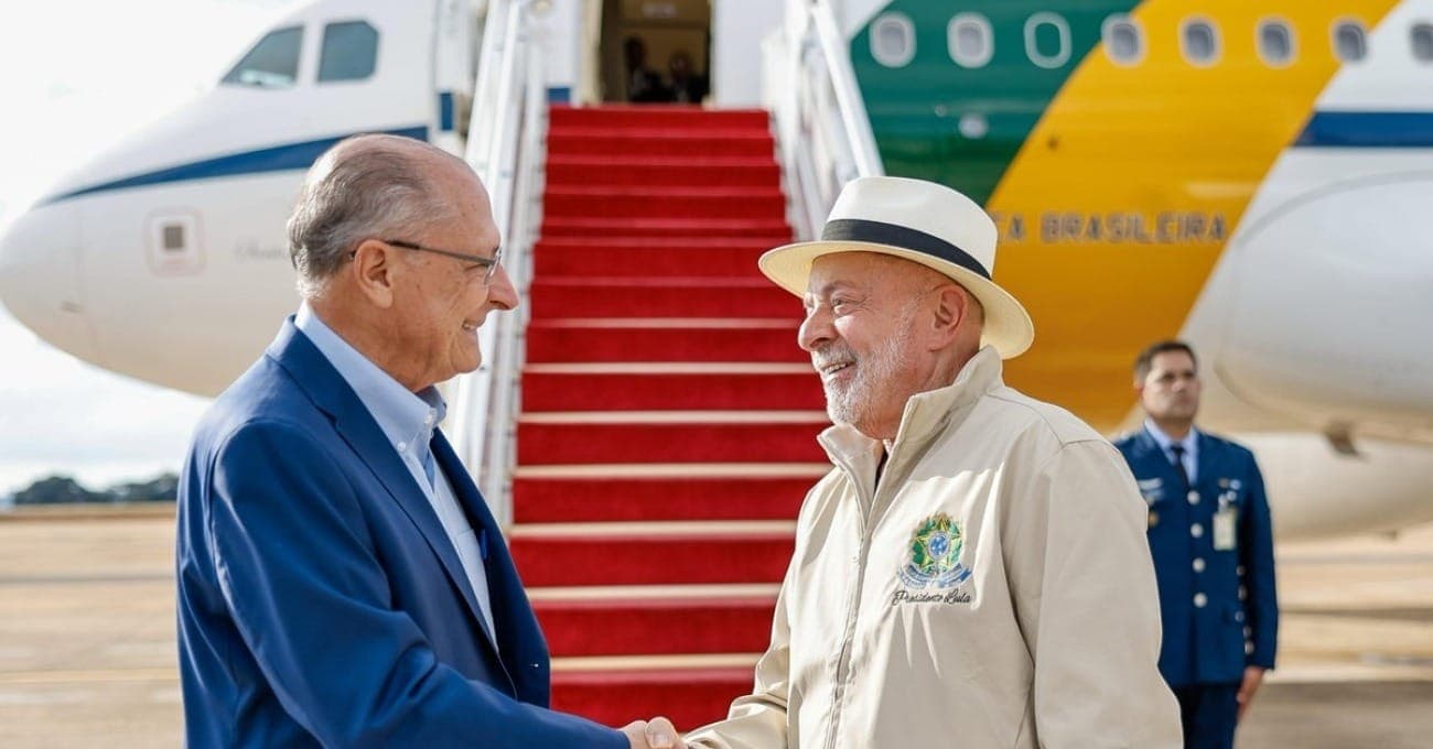 Lula viaja à França para reunião do G7
