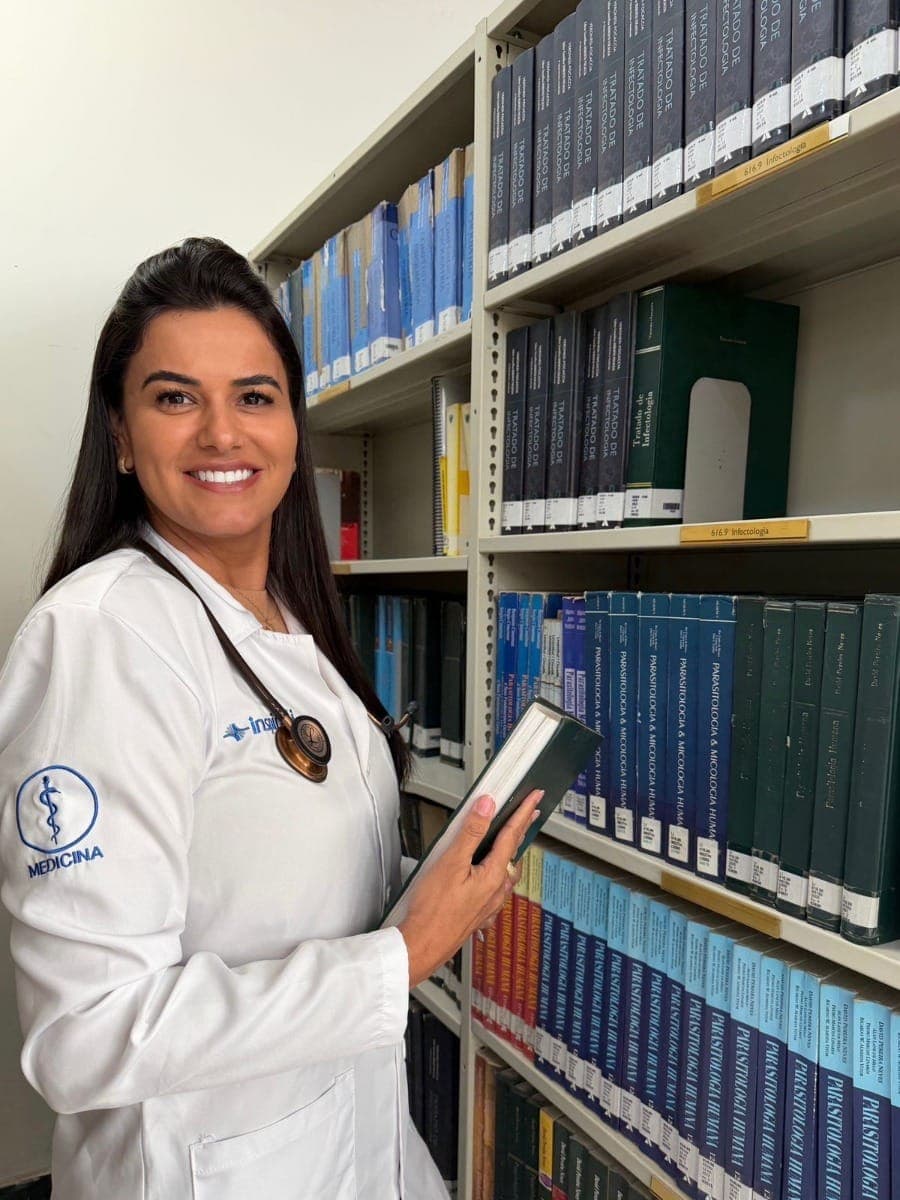 Aos 43 anos, ela deixou a farmácia para realizar o sonho da medicina