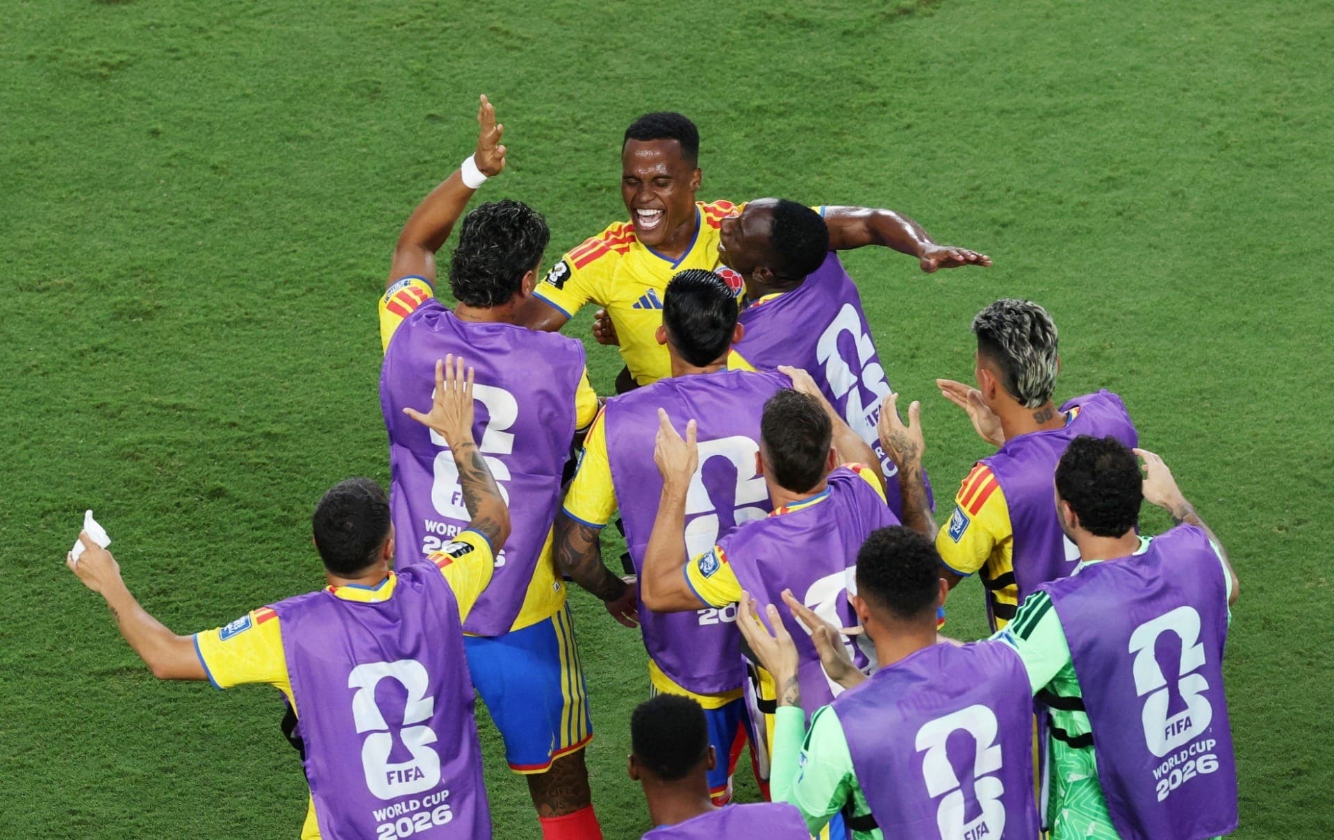 Com gol de Arias, Colômbia elimina Gana e vai enfrentar a Suíça
