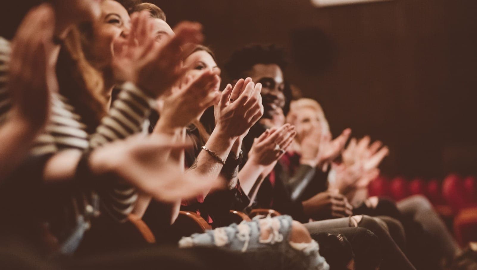 Teatro Oficina do Estudante tem programação infantis e stand-ups nas férias