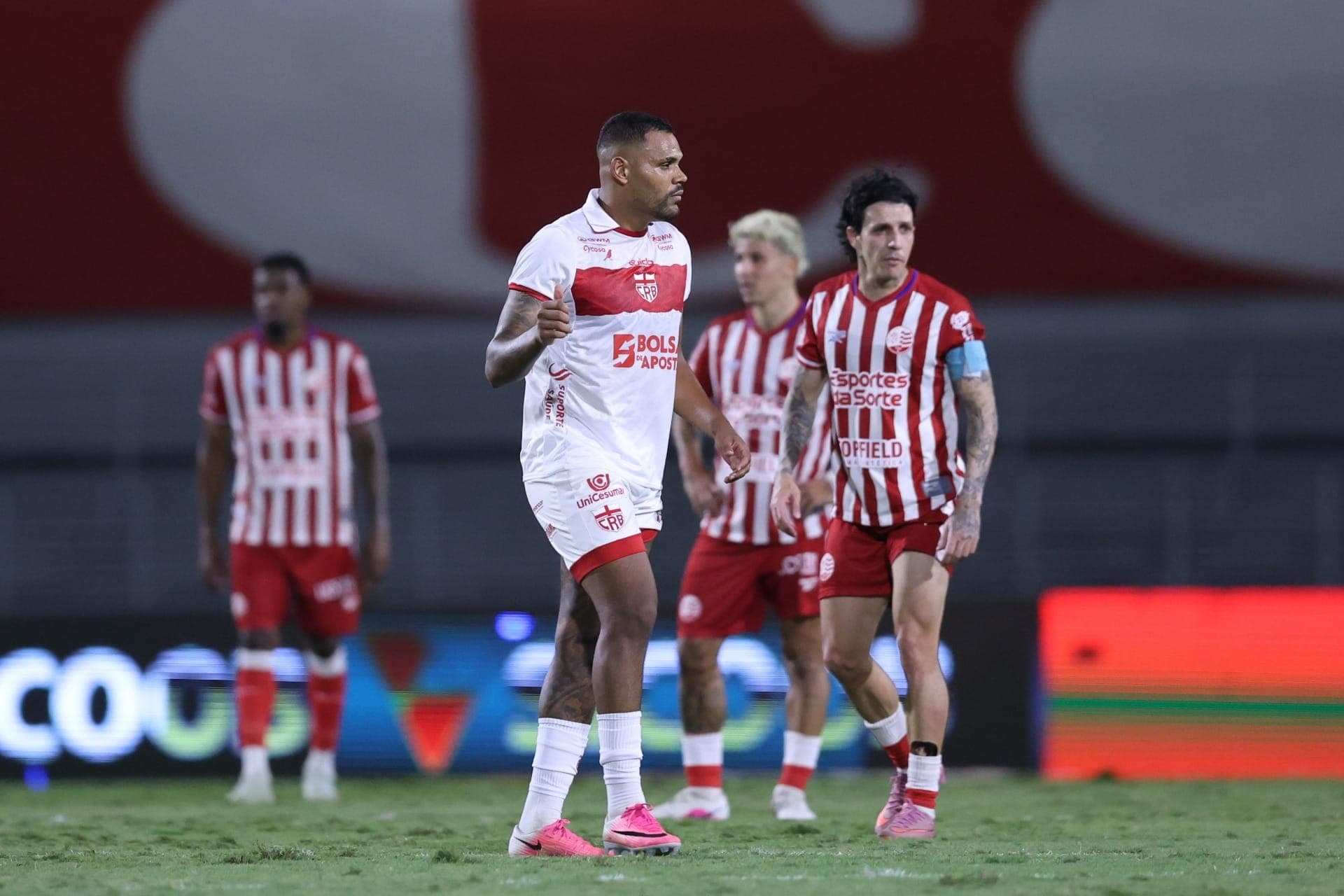 Novo artilheiro do Brasil faz gol e vence na Série B