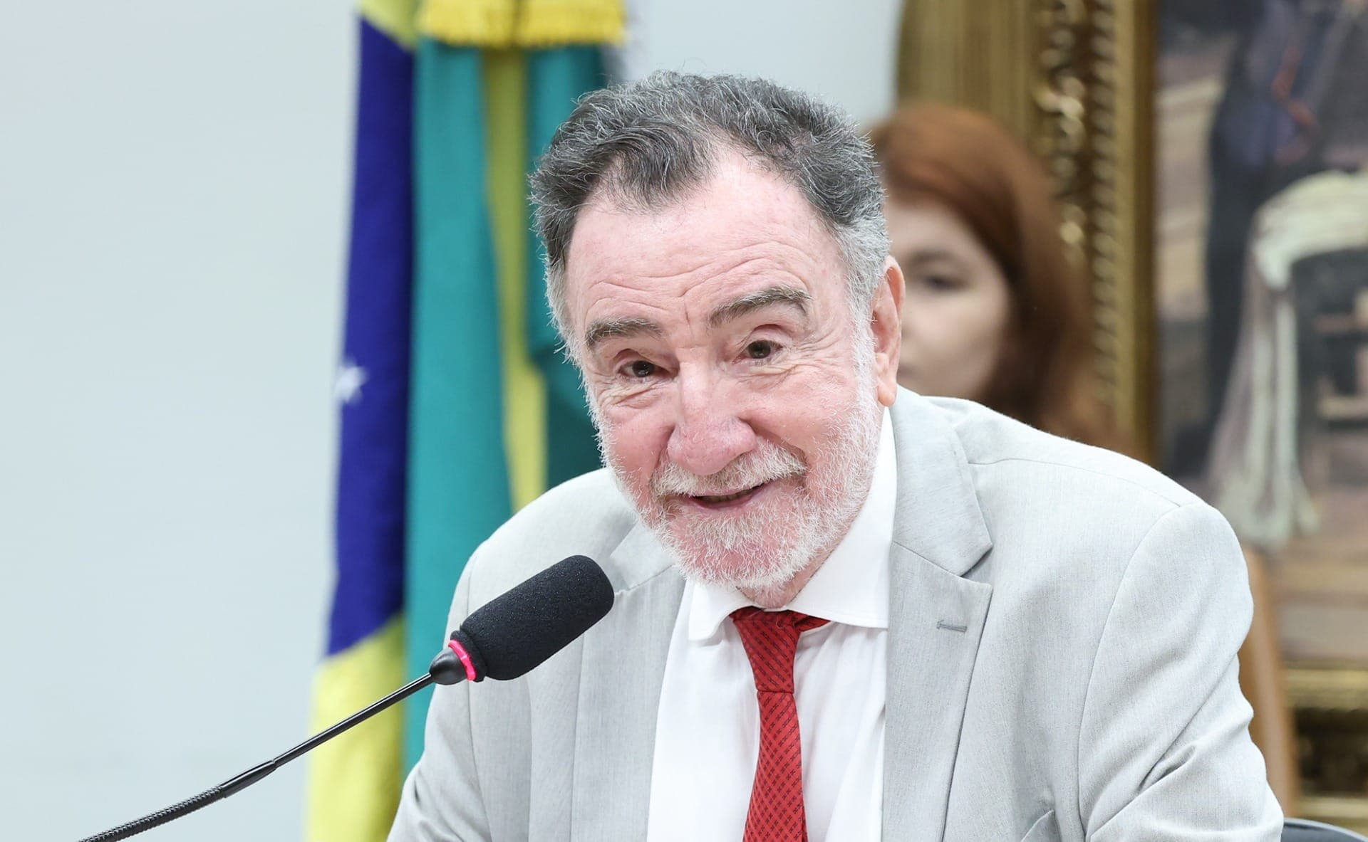 Federação Rede-Psol retira apoio a Kalil e fecha aliança com Ananias em MG