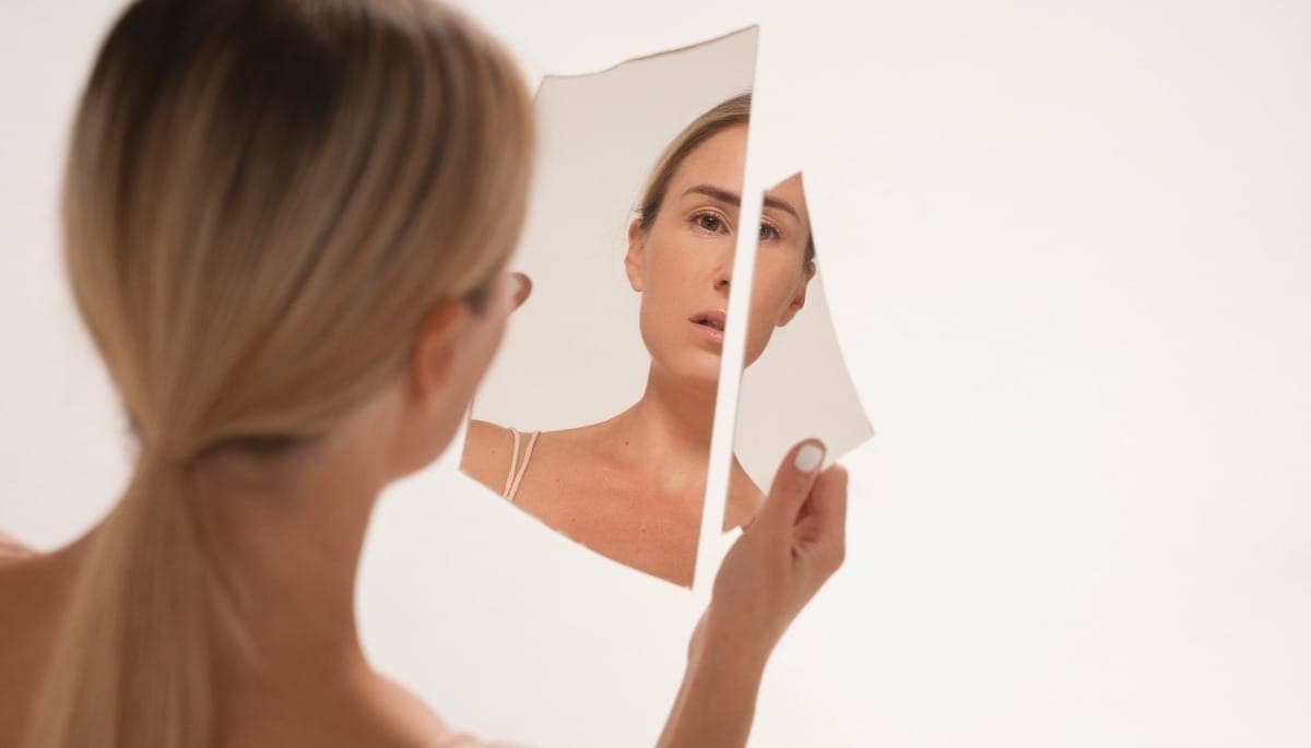 Cirurgias plásticas: IA e redes criam padrões inalcançáveis de beleza