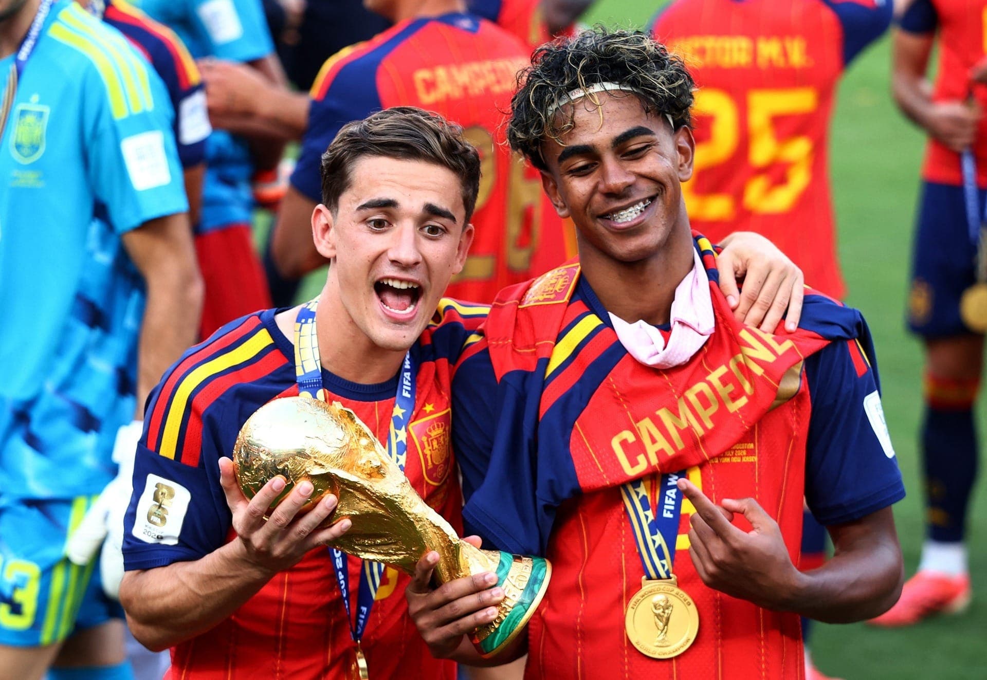 Meias da Espanha ganham presente inusitado após título mundial; entenda