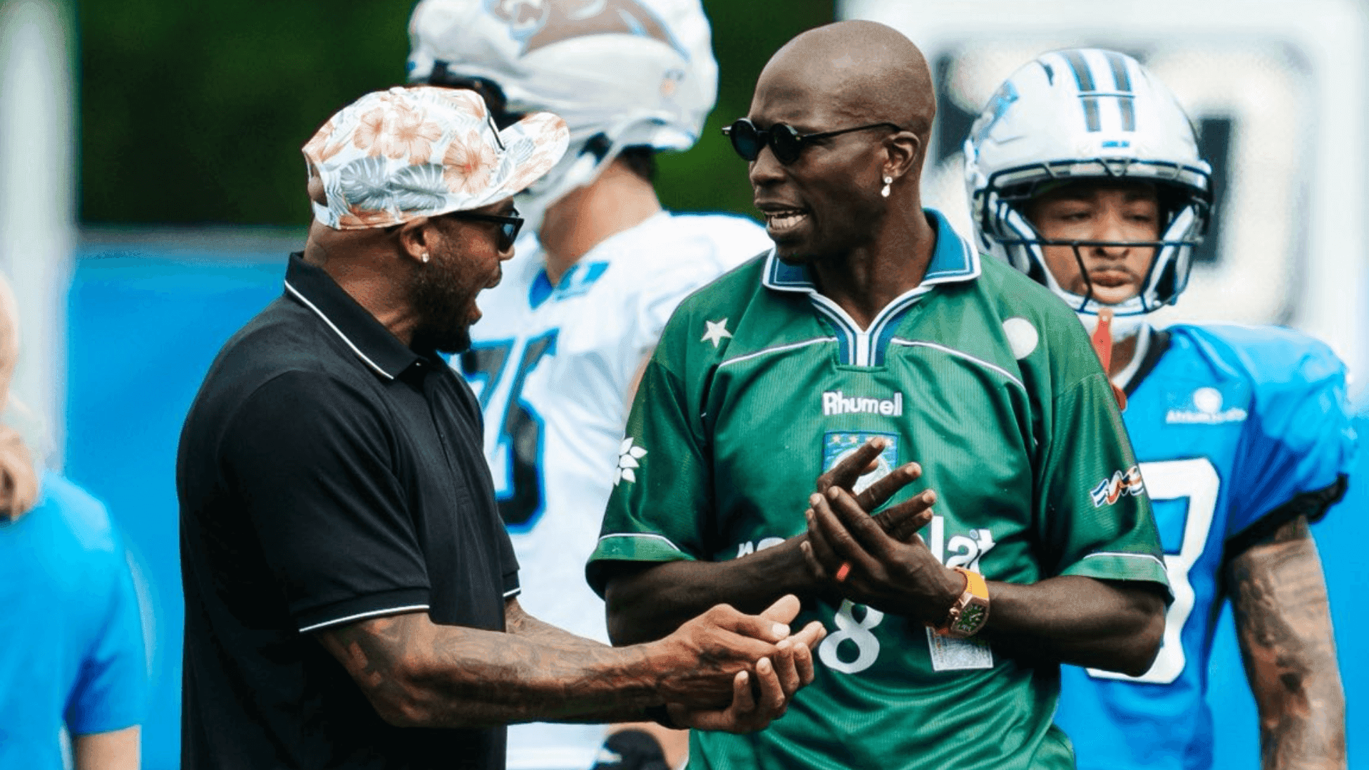 Astro da NFL aparece com camisa histórica do Palmeiras; veja fotos