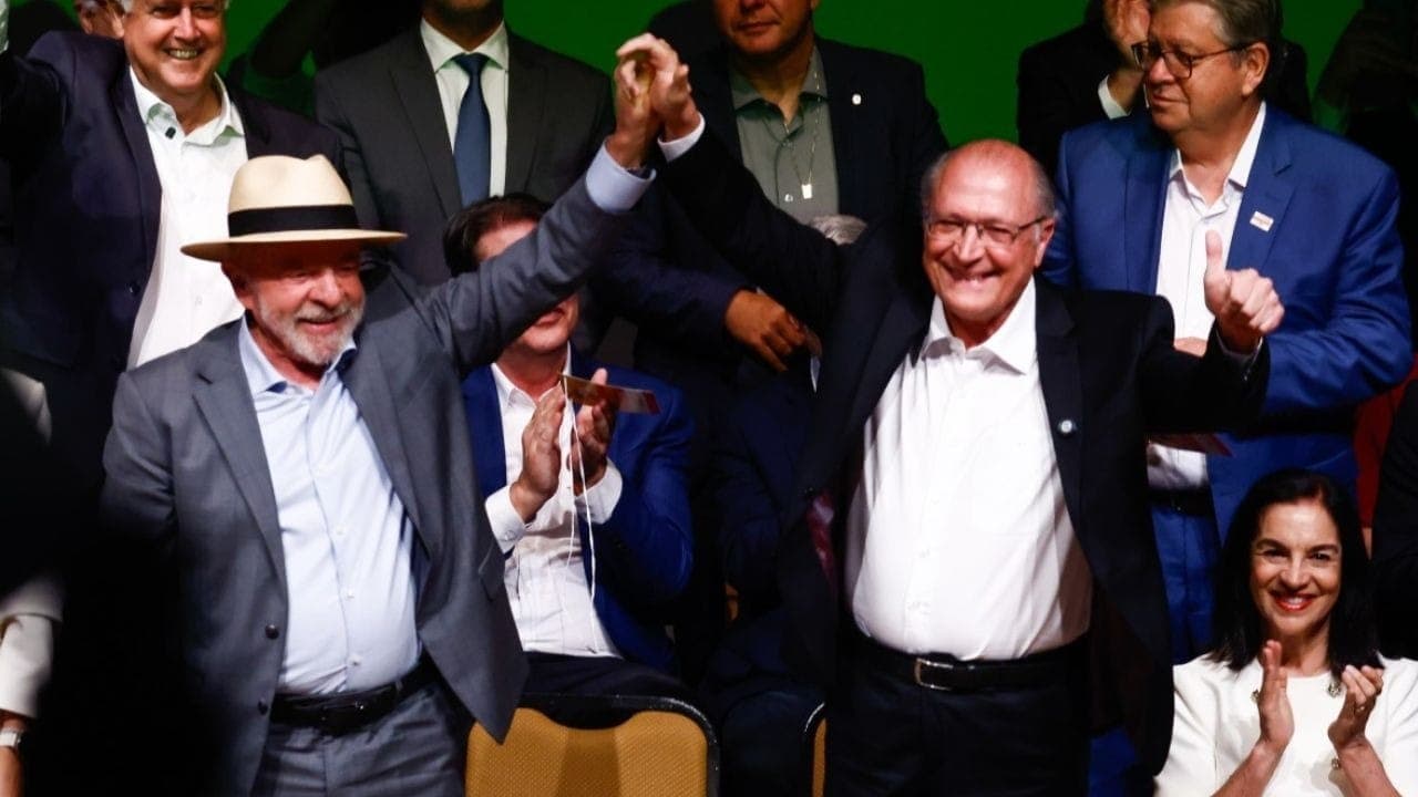 Alckmin é oficializado na chapa de Lula: 'Pátria é união, não entreguismo'