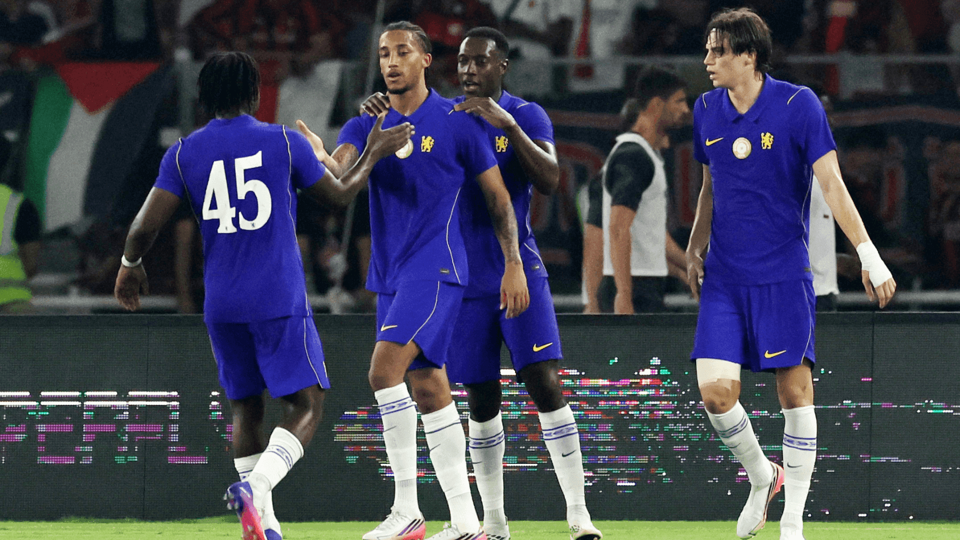 João Pedro brilha com dois gols, e Chelsea vence o Milan em amistoso