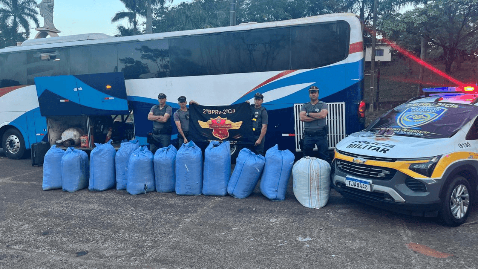 Bolivianas são detidas com 250 quilos de folhas de coca e haxixe marroquino