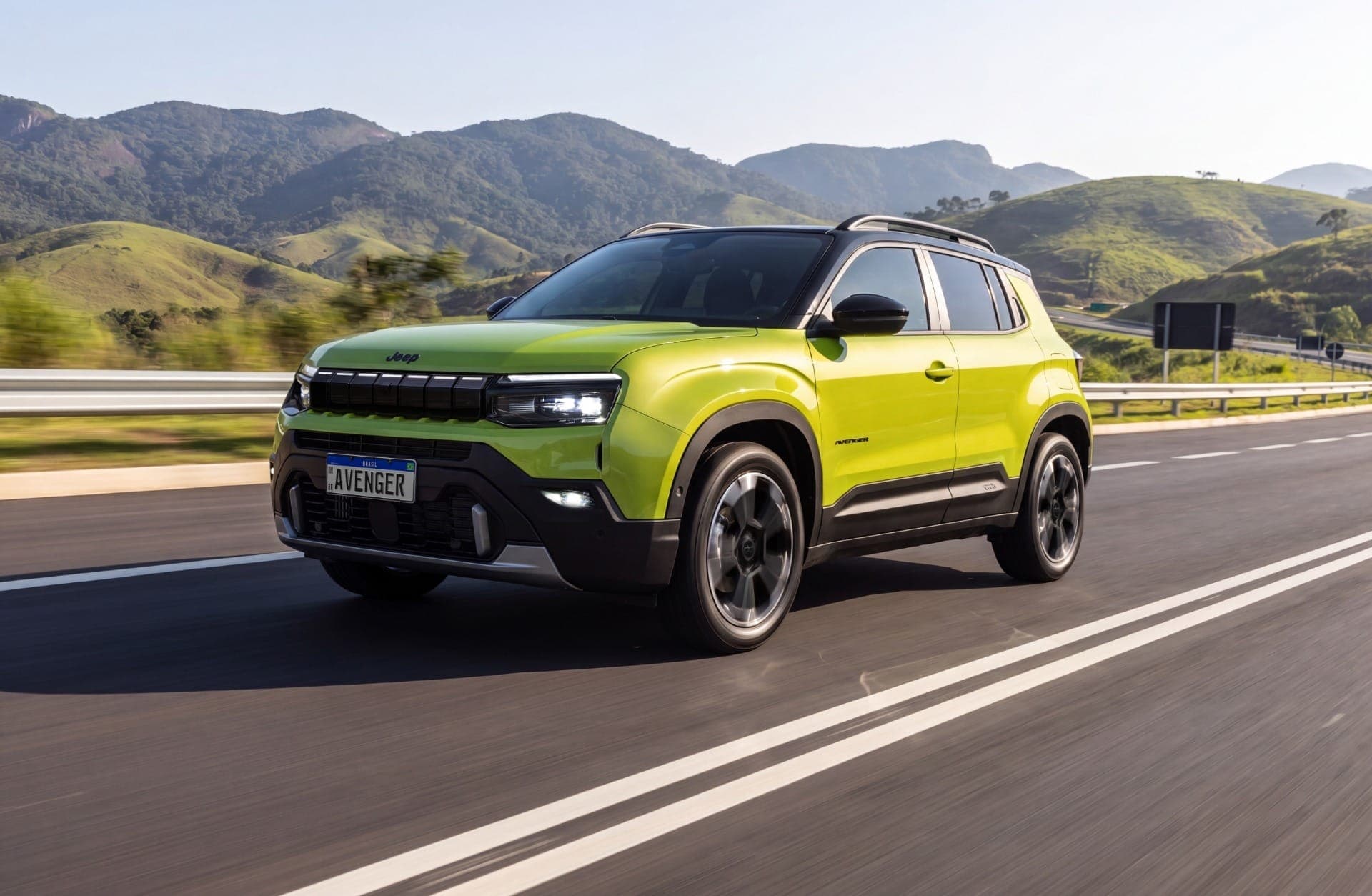Jeep Avenger estreia por R$ 114.990 e vira SUV mais barato da marca