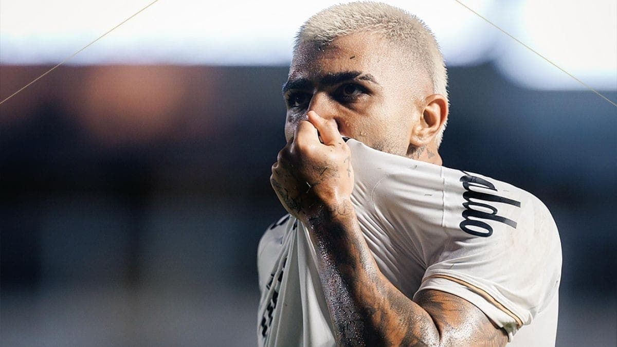 Muro do CT do Santos amanhece pichado após derrota para o Palmeiras