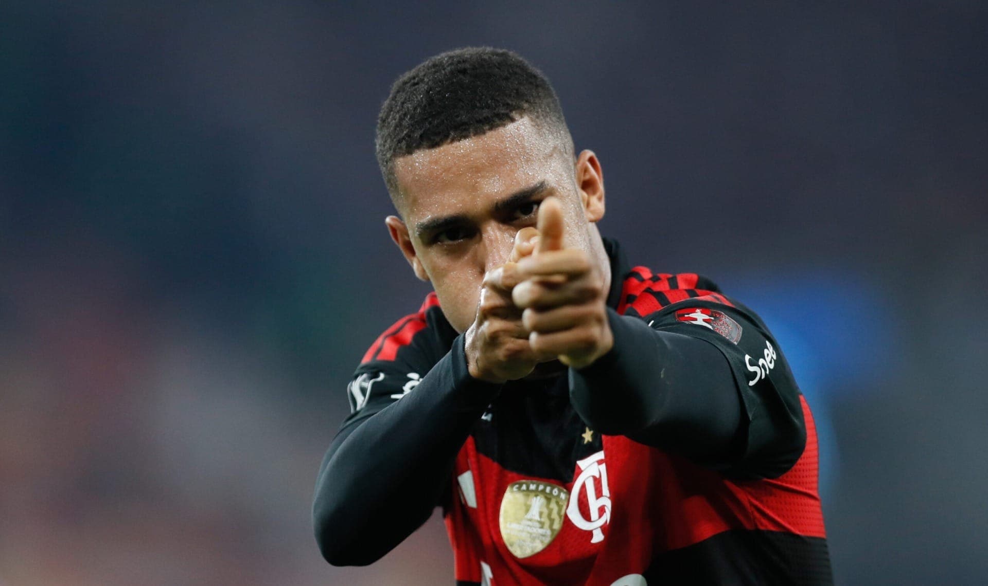 Em jogo de golaços, Flamengo elimina Cruzeiro e avança na Libertadores