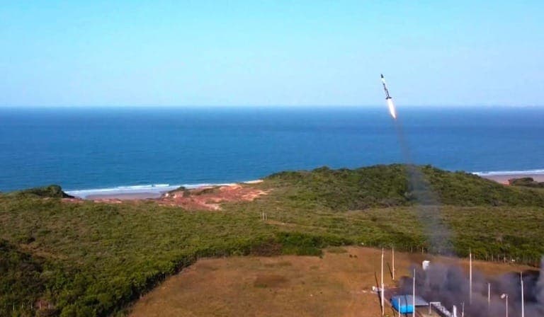 Foguete sul-coreano é derrubado pela FAB no Maranhão após desviar rota