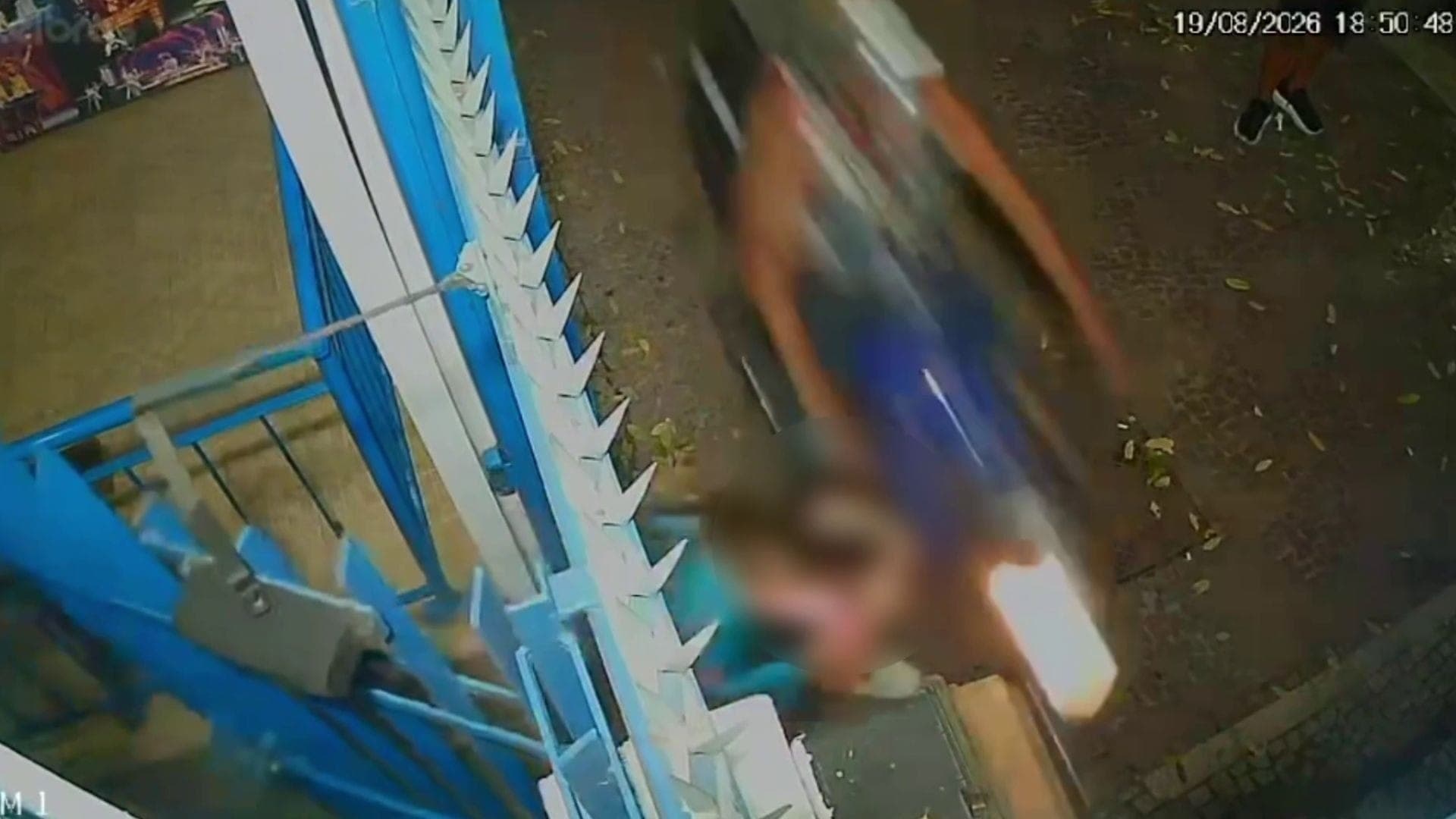 Motociclista atropela menina de 11 anos em calçada no Grajaú