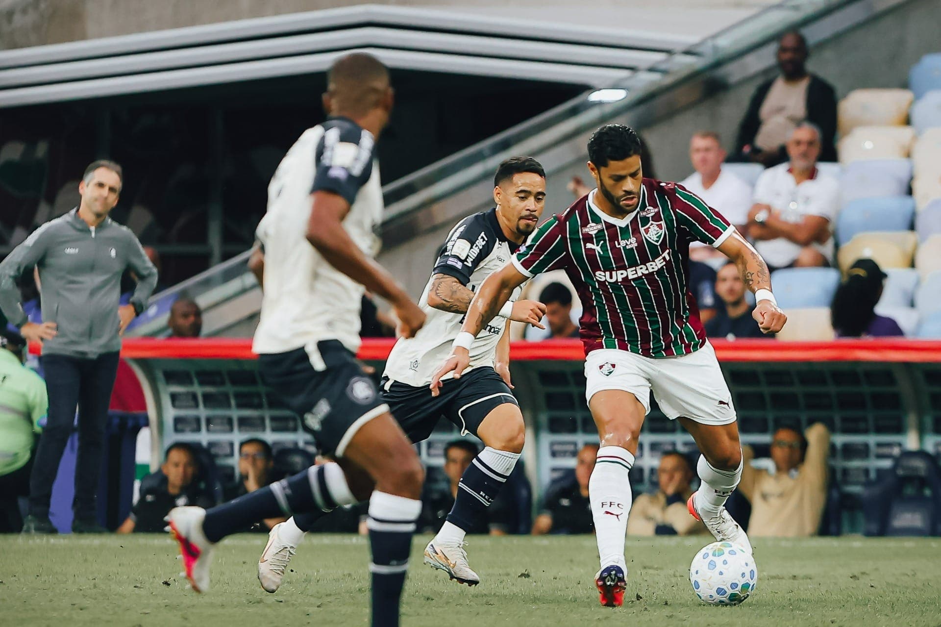 Fluminense vence Remo de virada com gol "sobrenatural" de Hulk; assista