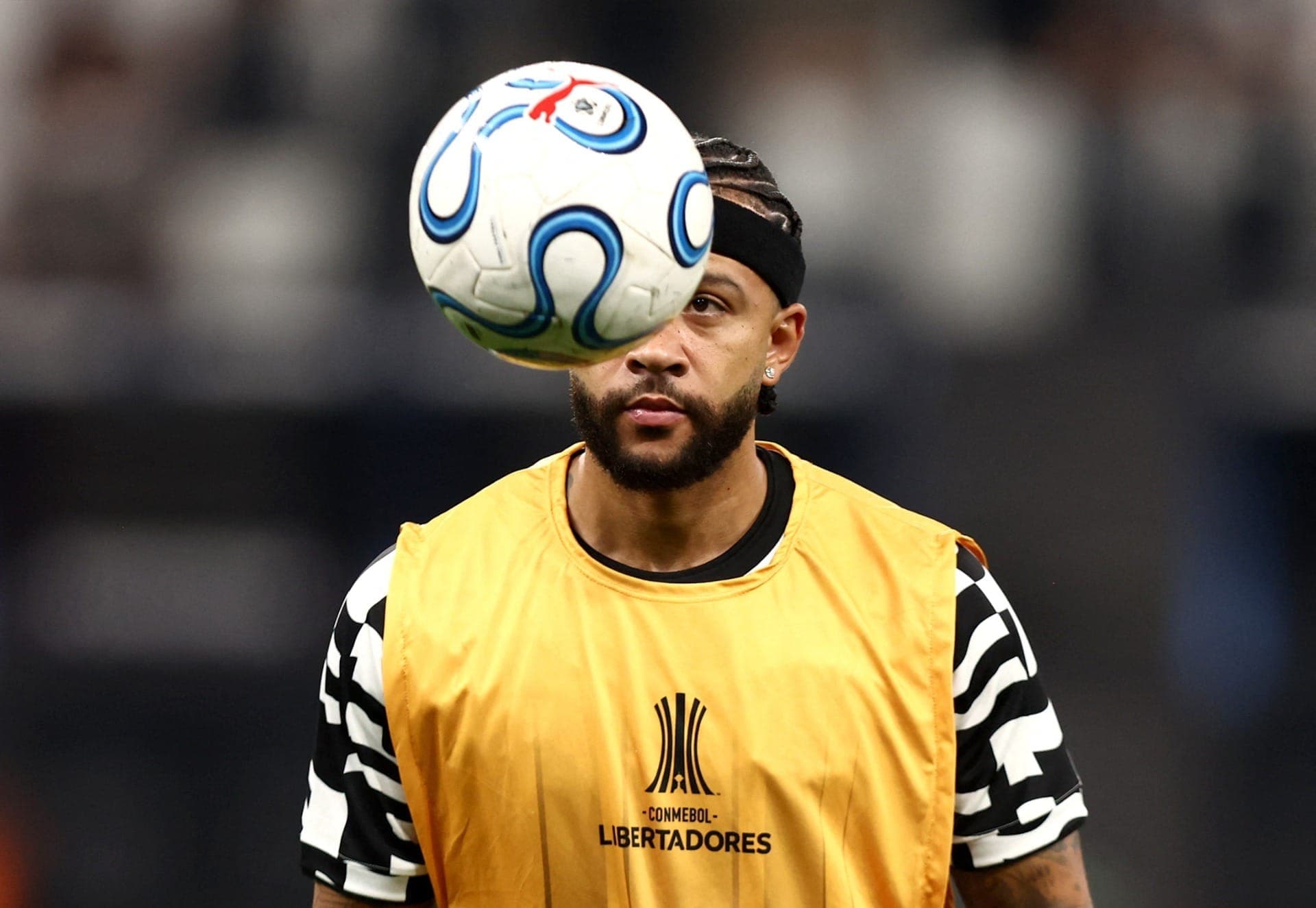 Vice do Corinthians ironiza música de Memphis: "Rapper que joga bola"