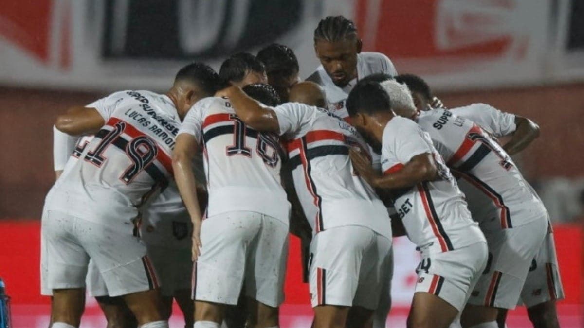 São Paulo encara lanterna Chapecoense por respiro no Brasileirão; times