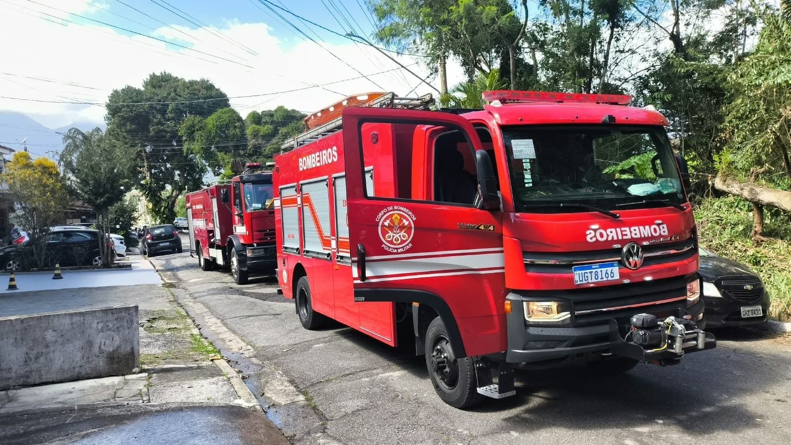 Incêndio atinge sobrado em São Sebastião