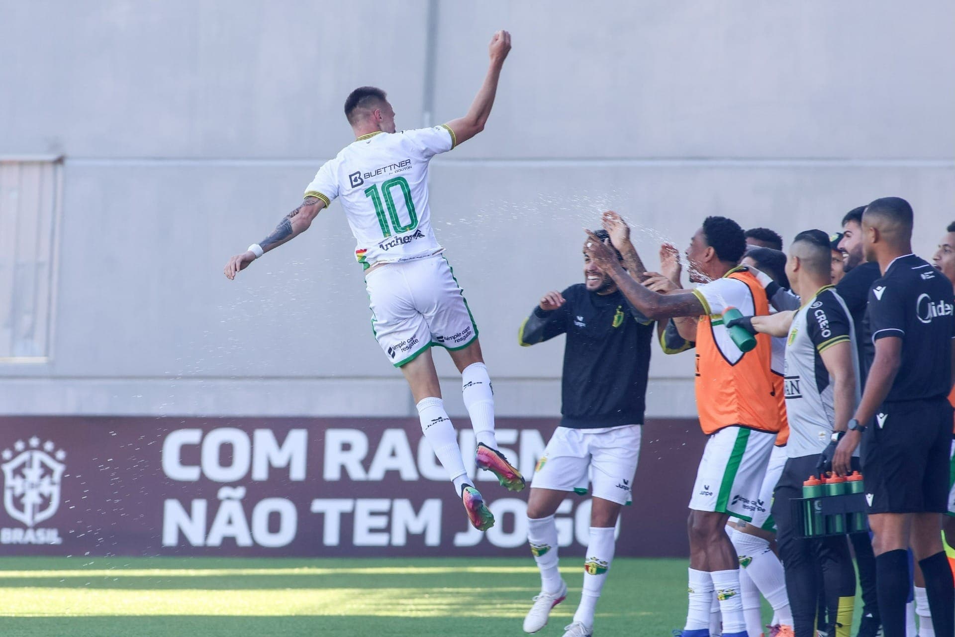 Série C define primeiros classificados e rebaixa um time; veja detalhes