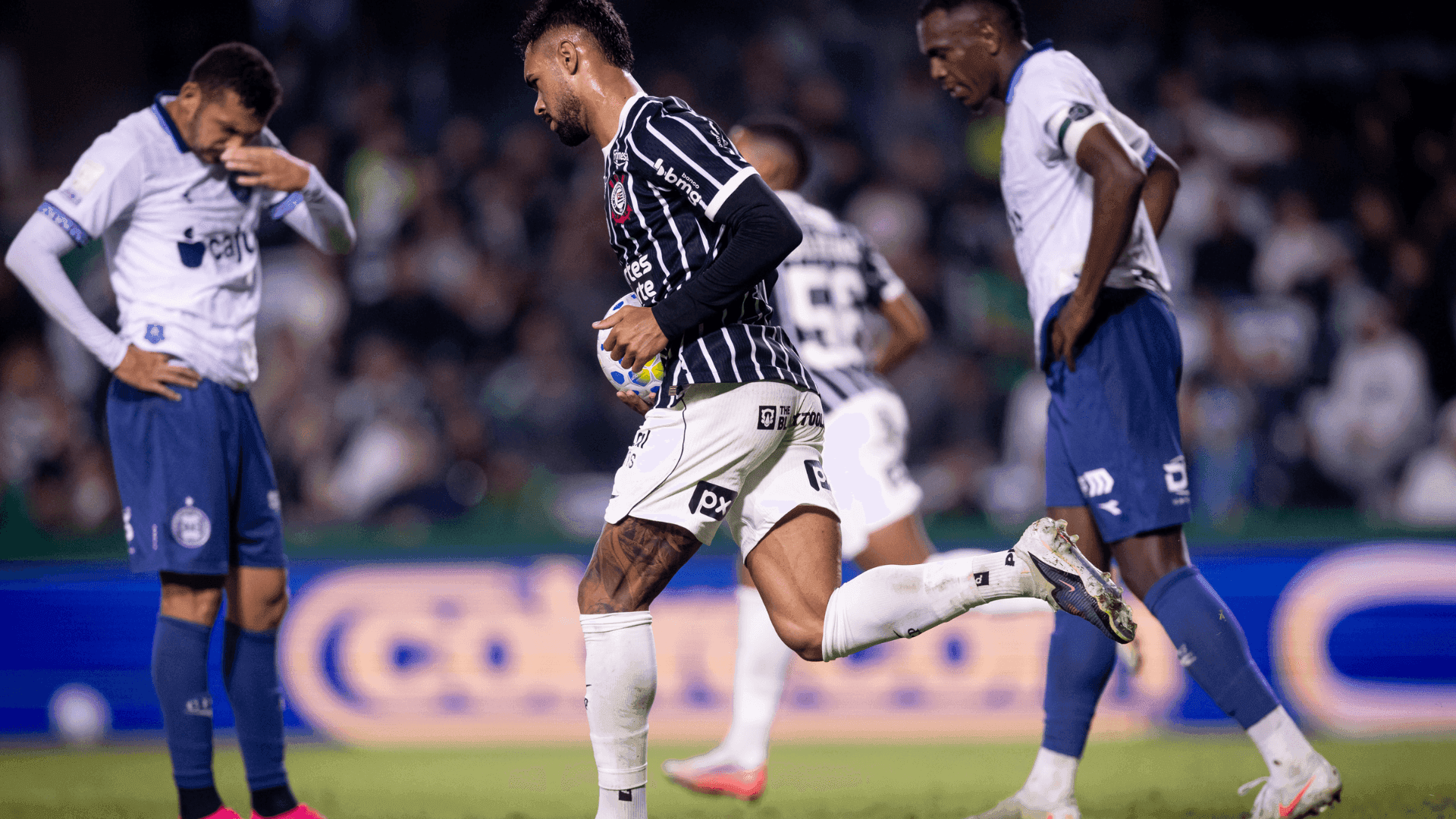 Gols de Coritiba 2 x 1 Corinthians: assista aos lances do Brasileirão