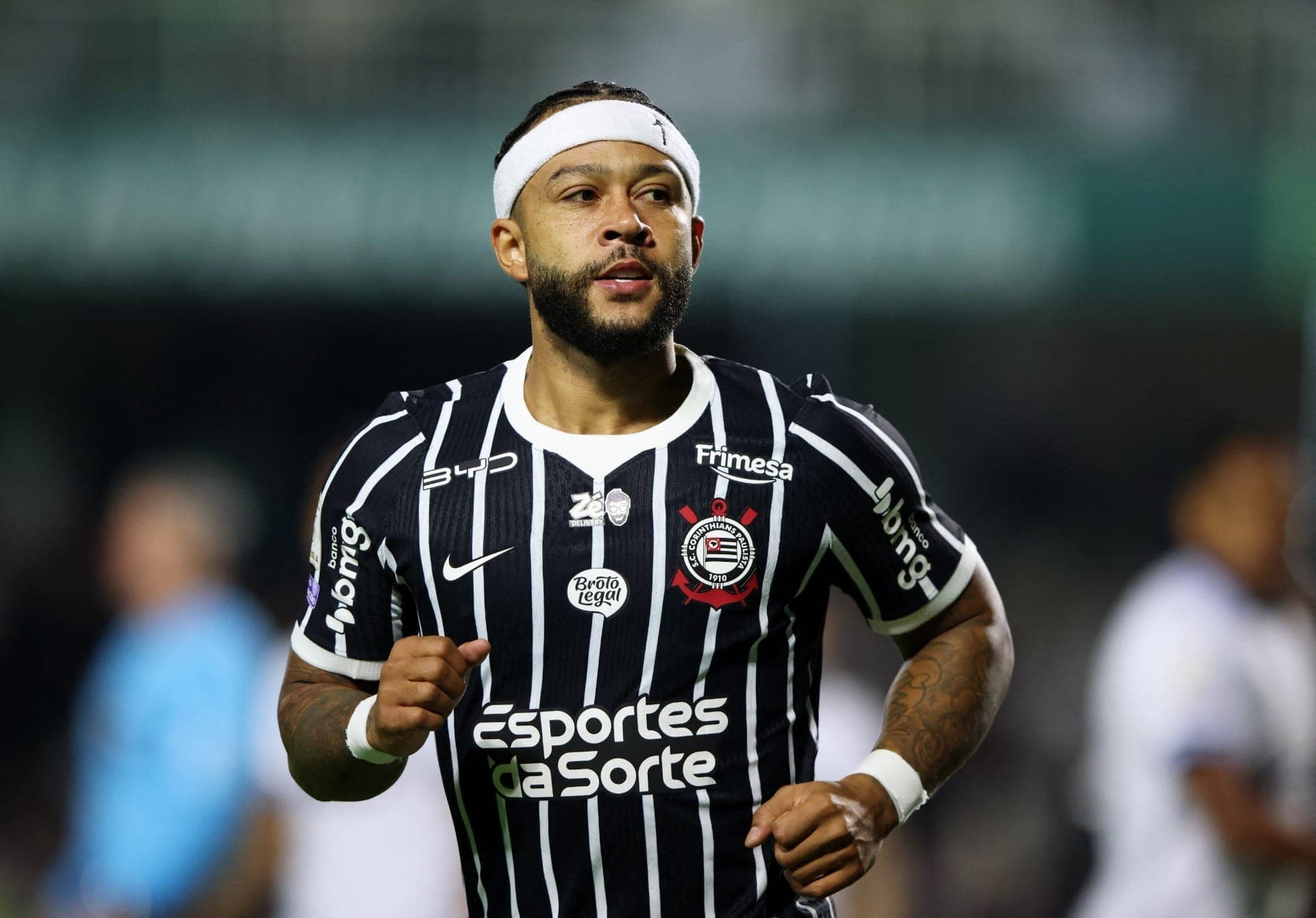 Neto manda recado para Memphis após vídeo de sede do Corinthians em chamas