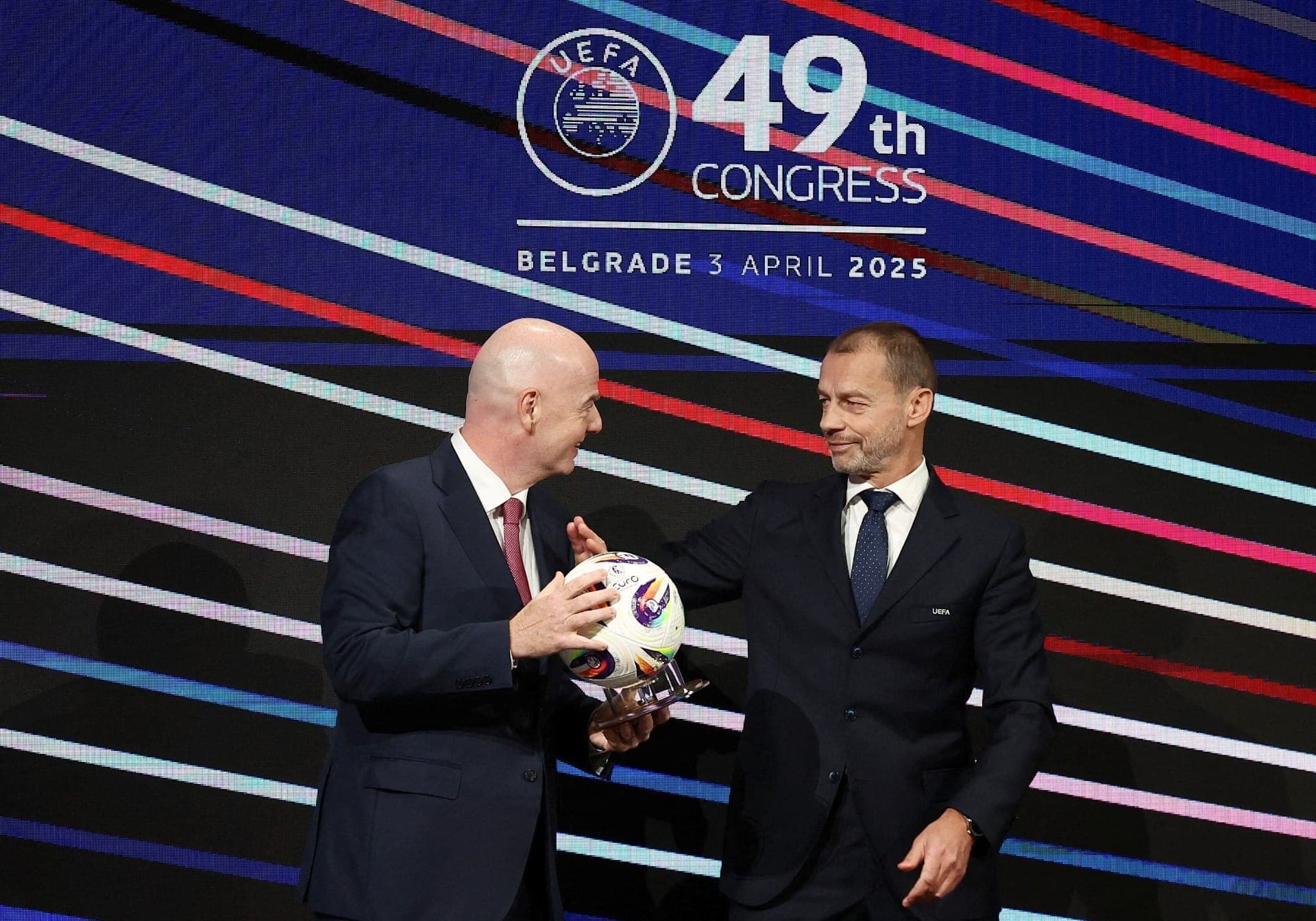Uefa desiste de boicote à Fifa após garantia da entidade máxima do futebol