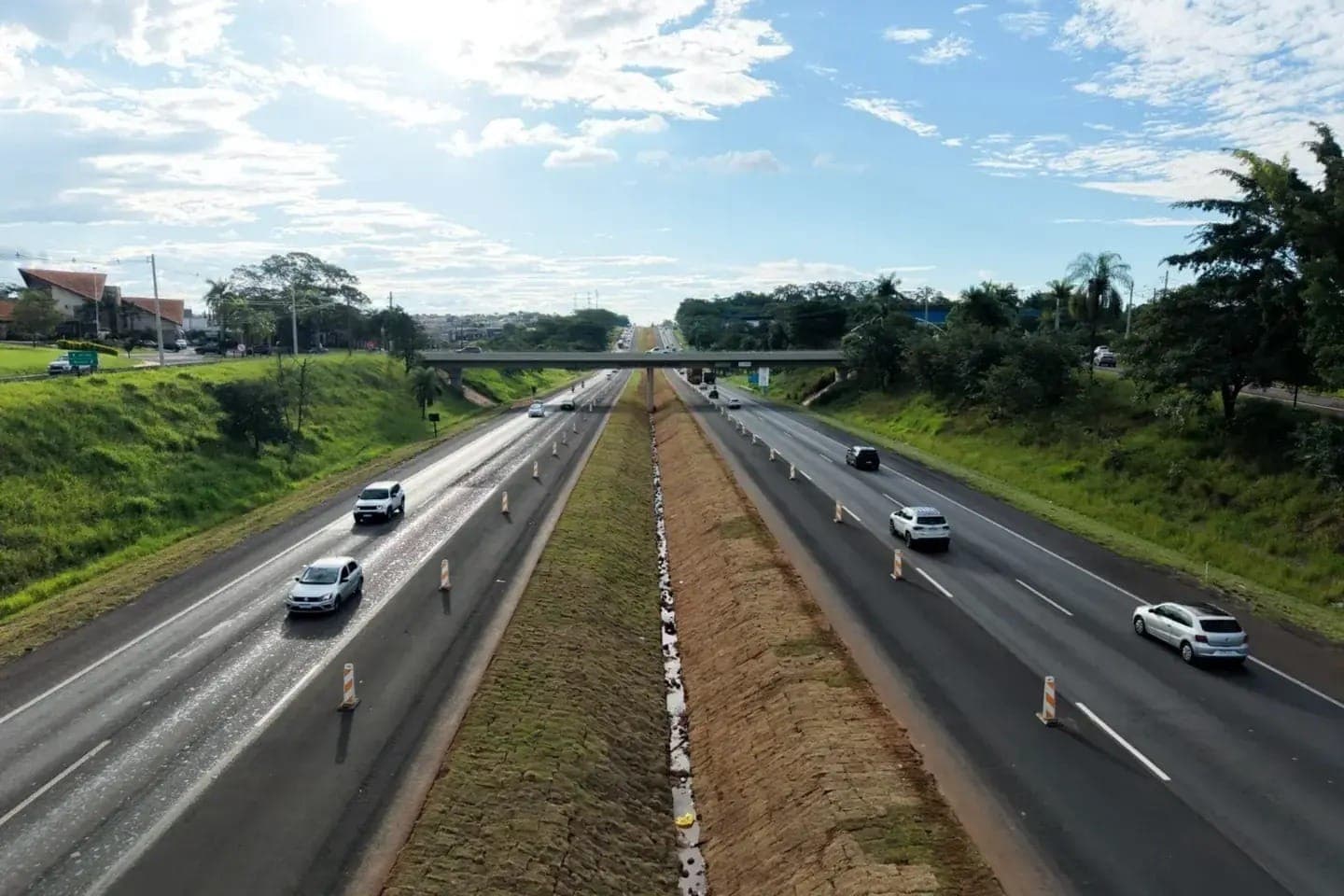 Terceira faixa é liberada temporariamente entre Mirassol e Rio Preto