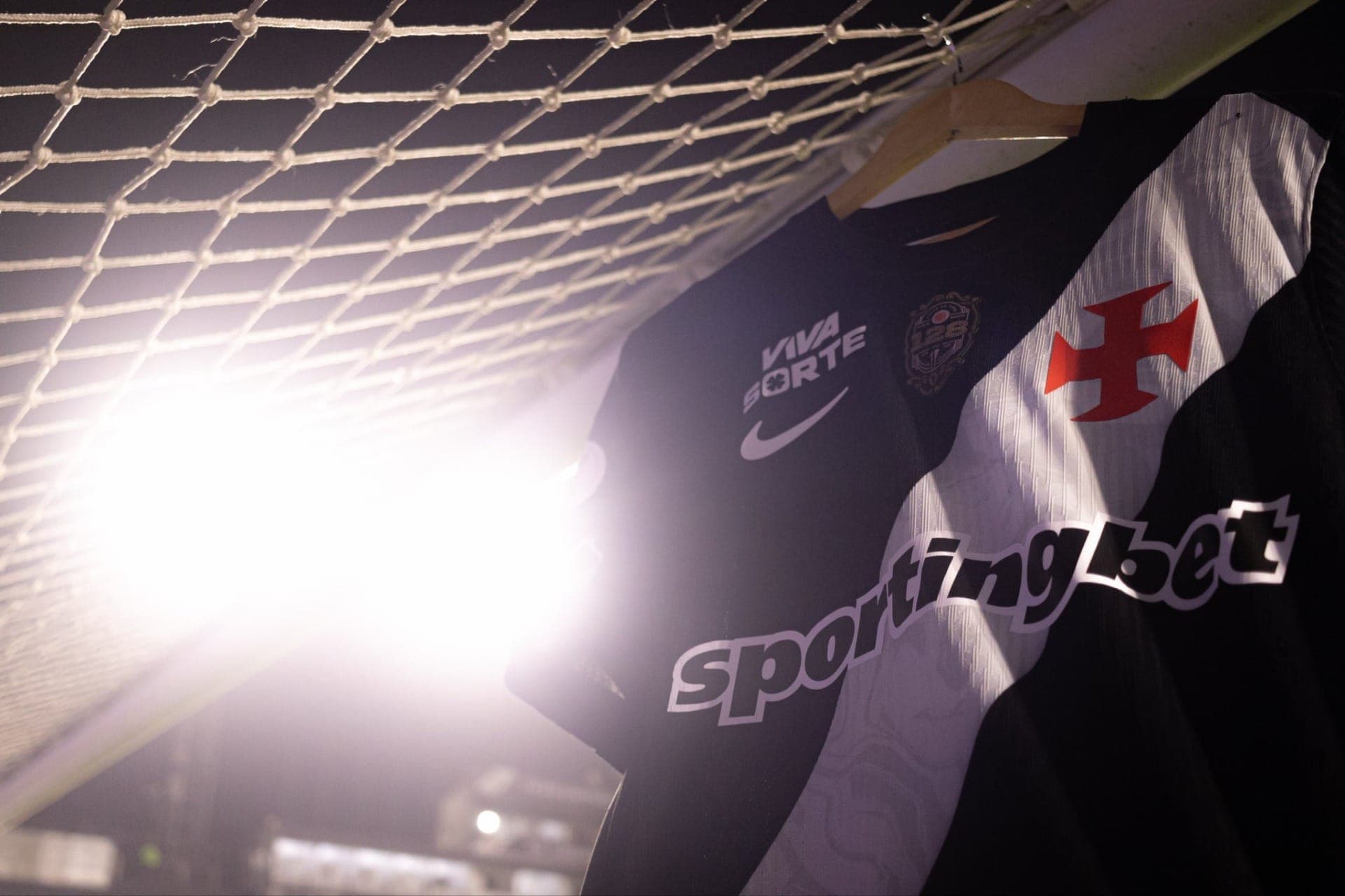 Vasco x Vitória: veja escalações para ida das quartas da Copa do Brasil
