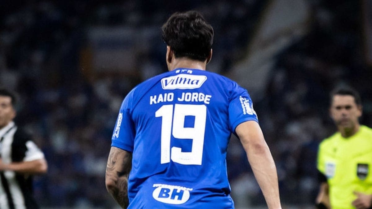Kaio Jorge é denunciado pelo STJD por entrada em Ruan; veja possíveis penas