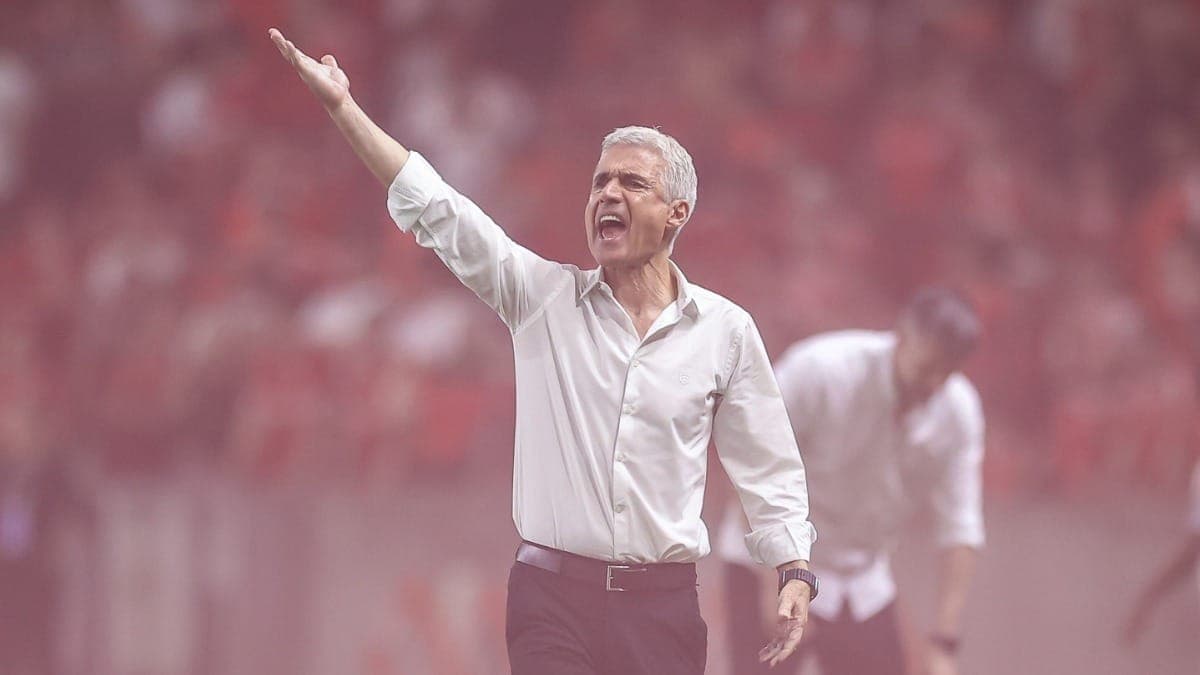 Luís Castro ignora pressão e destaca empate no Gre-Nal: "Vantagem teórica"