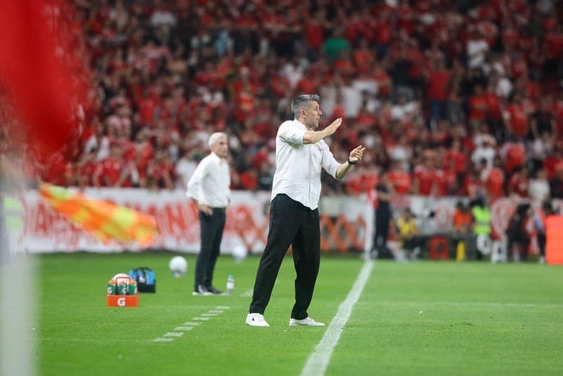 Técnico do Inter minimiza impacto de atrasos em empate: “Não tem desculpa”