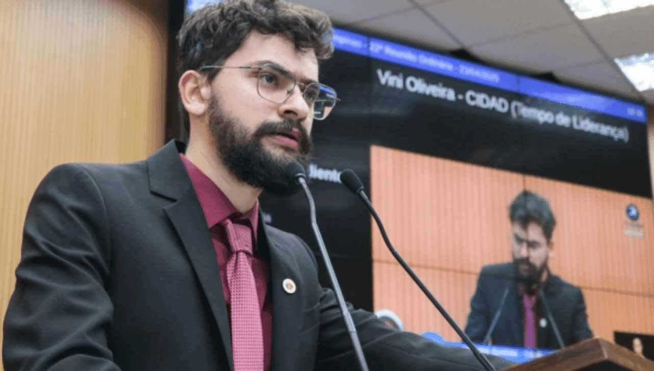 Comissão Processante aprova relatório que pede cassação de Vini Oliveira