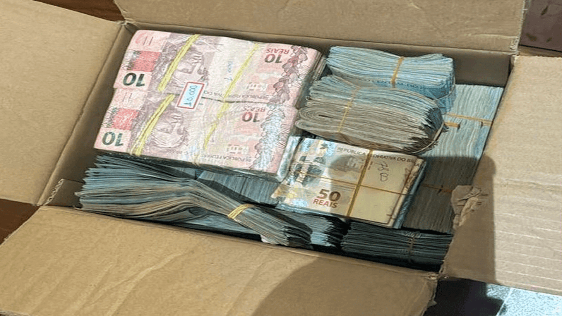 Operação mira policiais por suspeita de corrupção em São Sebastião