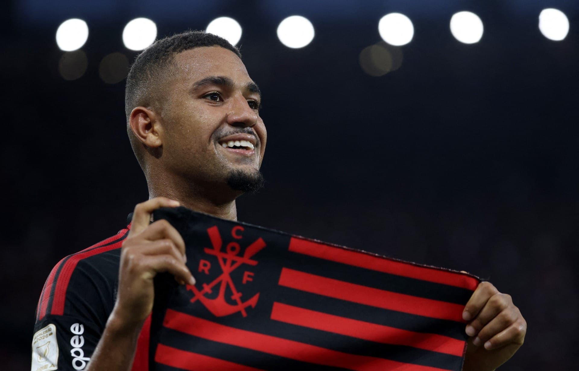 Flamengo domina Botafogo e vence com brilho de Samuel Lino