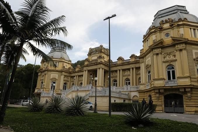 Candidatos ao Governo do Rio cumprem agendas de campanha nesta segunda